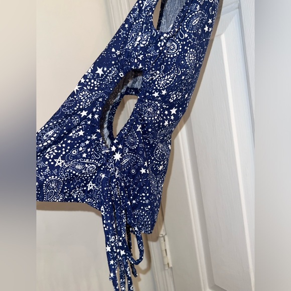 Size small blue white star print astrological side cutout ties ribbed tank top - Picture 3 of 6